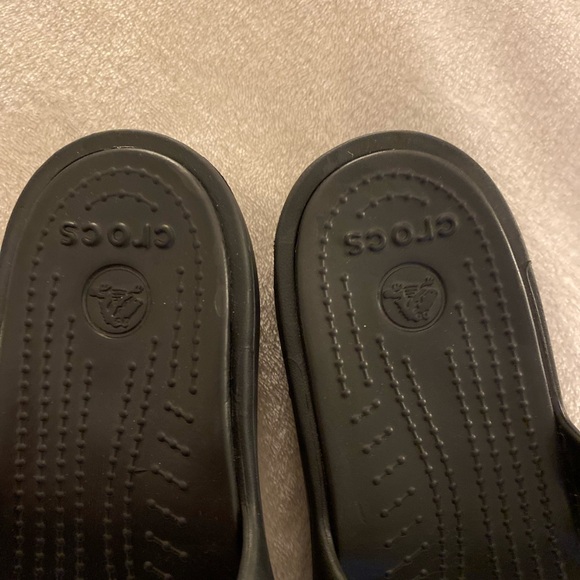🪁 CROCS Classic Black Slip-On Sandals Size 8 - Picture 3 of 7